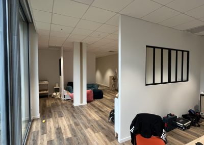 Chantier a Decines-Charpieu au ALL IN COUNTRY CLUB, pour la création d’un espace bureau, garderie et coiffure.