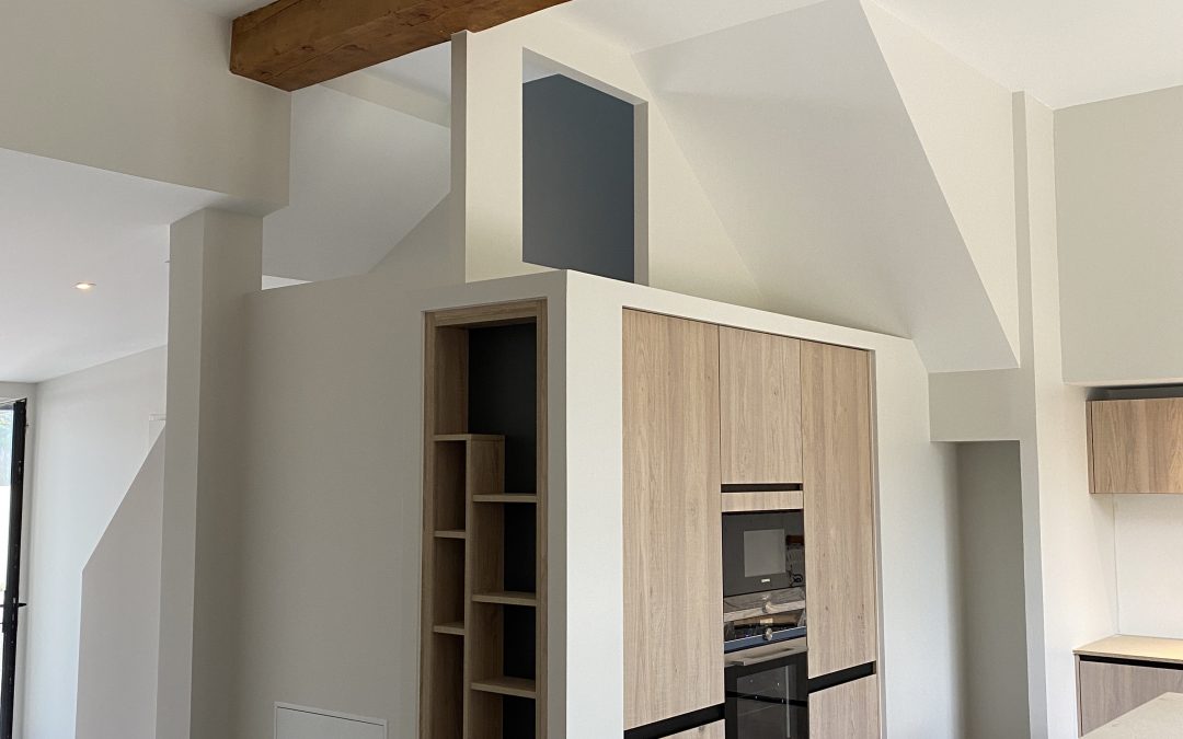 Chantier Dardilly, réalisation très technique de placo, préparation et peinture pour une partie d’une maison.