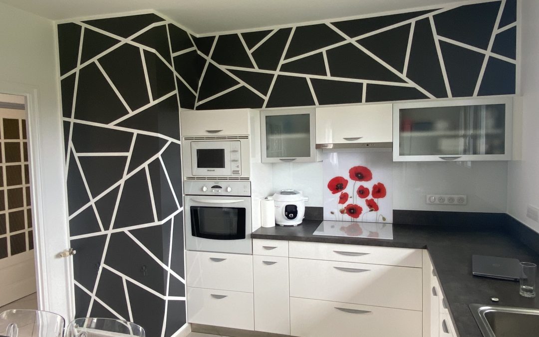 Chantier Pusignan, Peinture décorative dans une cuisine.