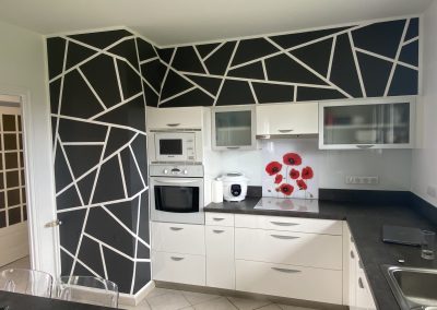 Chantier Pusignan, Peinture décorative dans une cuisine.