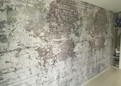 Chantier Vénérieu, Pose de papier peint décoratif.