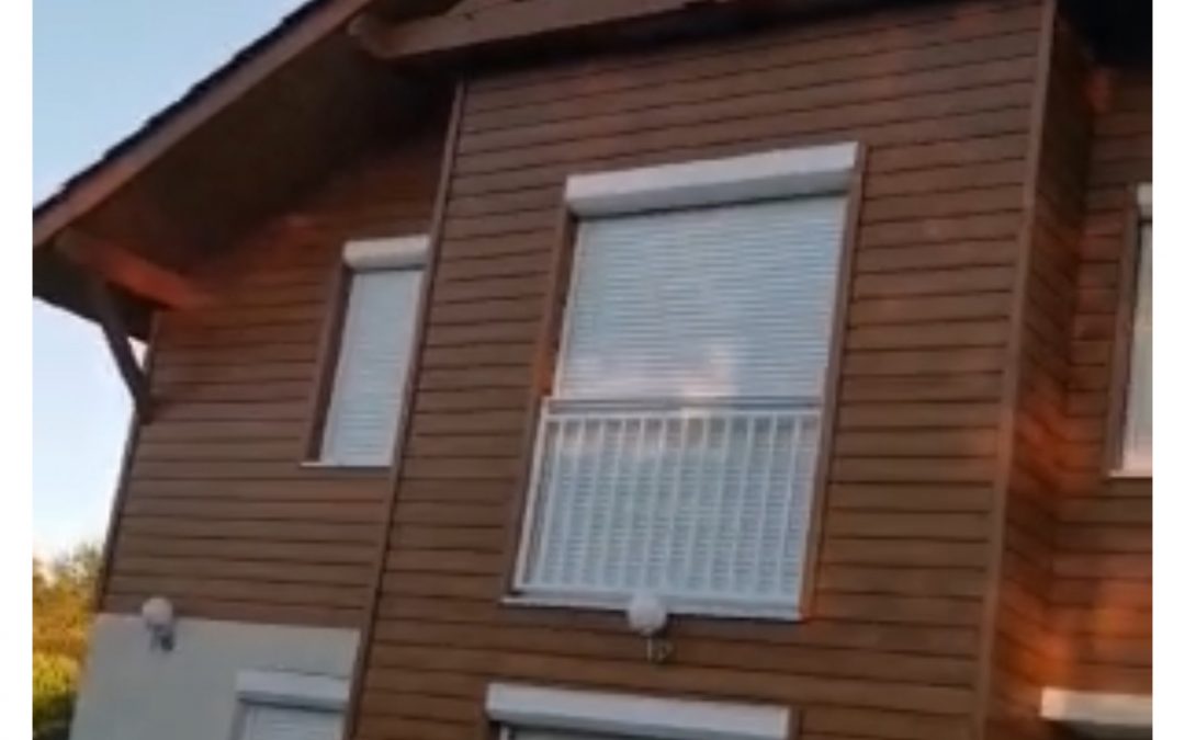 Chantier Diémoz, façade en bois d’une maison.