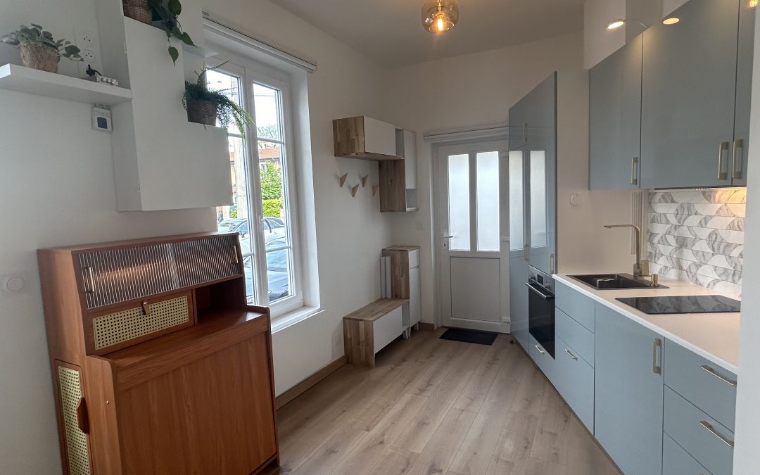 Chantier Villeurbanne, création d’un espace de vie d’un studio de 18 m2, du sol au plafond.